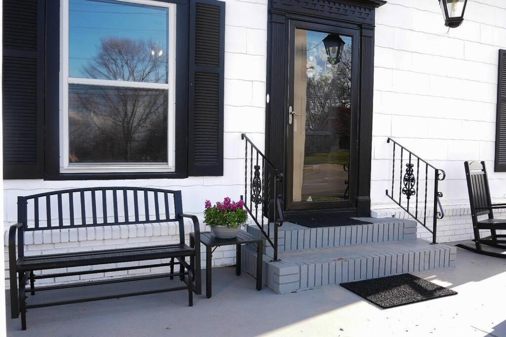 שוני 1908 Modern Farmhouse On Large Private Treed Lot מראה חיצוני תמונה