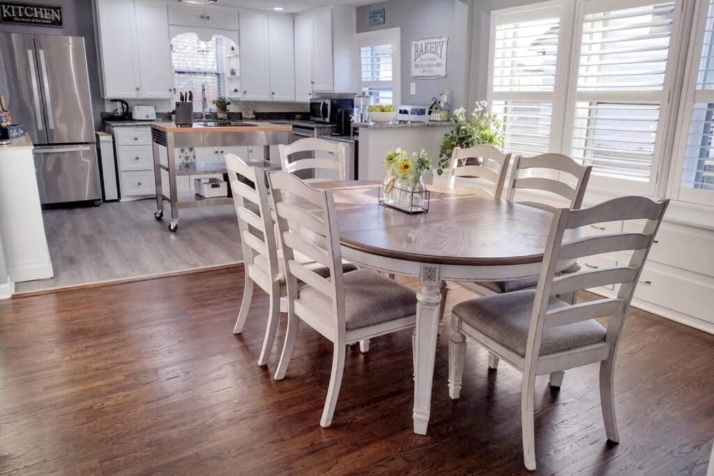 שוני 1908 Modern Farmhouse On Large Private Treed Lot מראה חיצוני תמונה